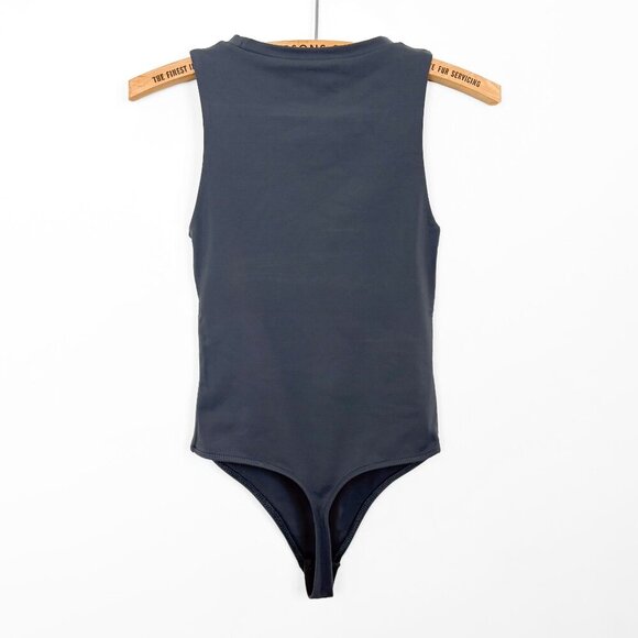 Aritzia Babaton Contour Crew Crewneck Bodysuit Grey Size Small Sleeveless - Picture 5 of 5